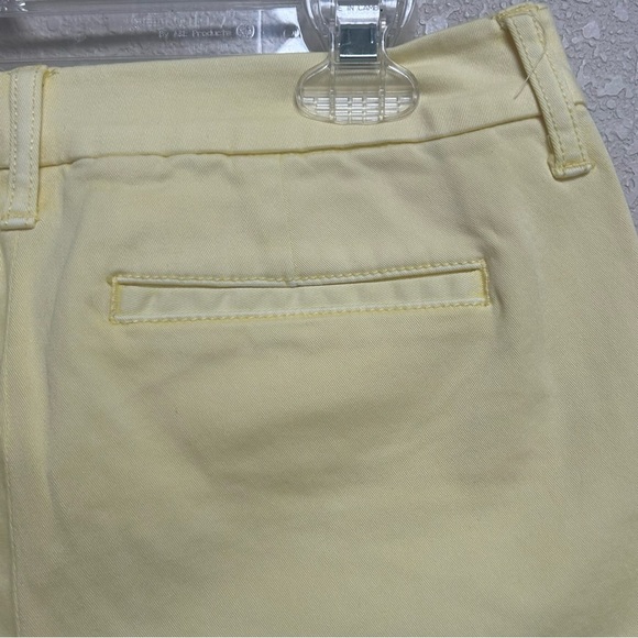 NWT Liverpool Jeans Company Women’s Shorts 2 Pastel Yellow Rolled Cuff Stretch - Picture 4 of 7